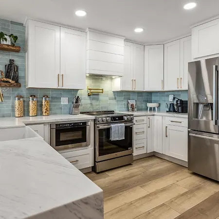 Del Mar Gem Condo